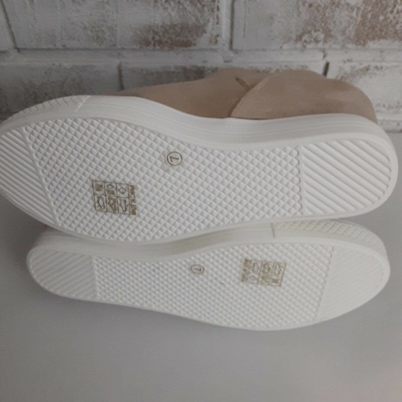 Queen George Aspen Boot sz 7 Vegan Suede New, High Top - Picture 5 of 5